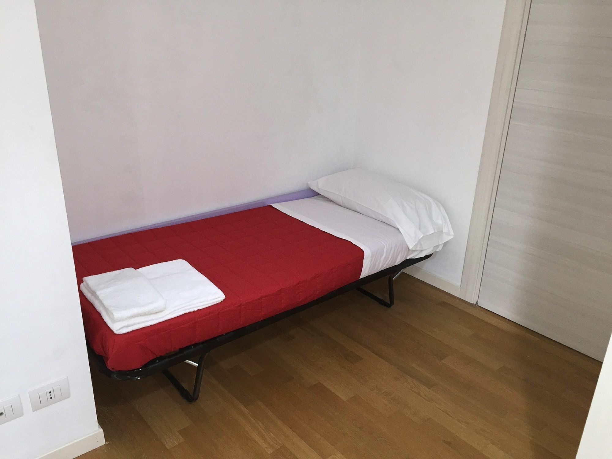 Red Line Apartments Milano Exterior foto